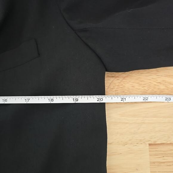 Vince Single Button Notched Collar Soft Crepe Blazer Jacket Size 4 *Inner‎ Flaw* - Picture 6 of 11